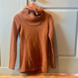 Arc’teryx turtle neck pullover.